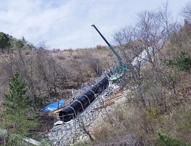 兵庫県 メガソーラ発電所　調整池配水管設置工事