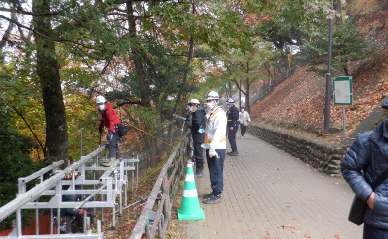 東京都高尾山　地すべり防止工事