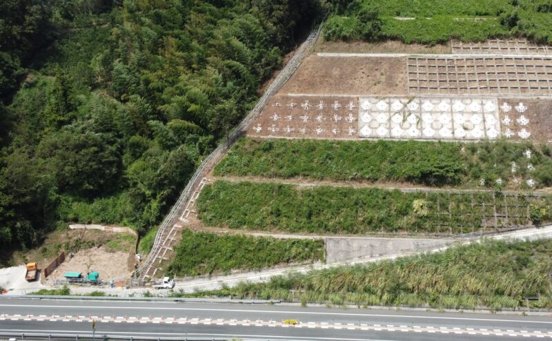愛媛県　法面補強工事