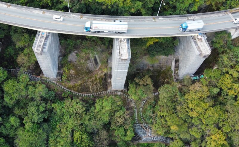 福岡県　橋脚耐震補強工事